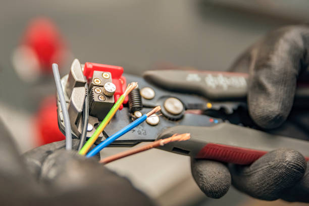 Best Commercial Electrician Services  in Oak Leaf, TX